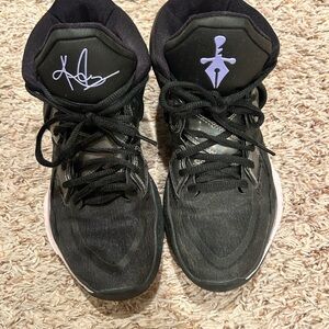 Nike Kyrie Infinity Black Metallic Silver Men’s 7.5